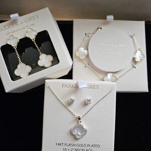 White Clover Jewelry Set With Gold